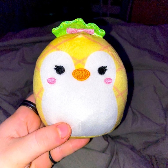 Pineapple Penguin Mystery Capsule Squishmallow 4.5” - Picture 1 of 1